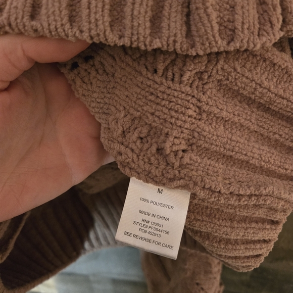 Women's Cable Knit zip up sweater - Picture 6 of 6